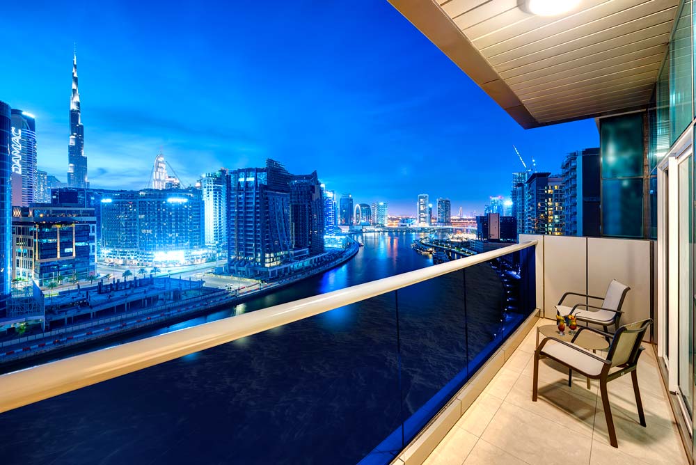 Hotel with Dubai Canal View