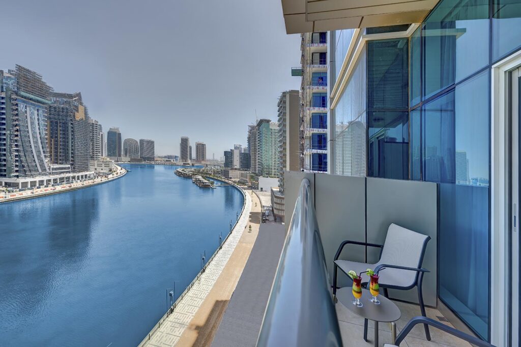 Dubai Hotel Apartments 1 Bedroom Apartment with Canal View and Burj Khalifa View